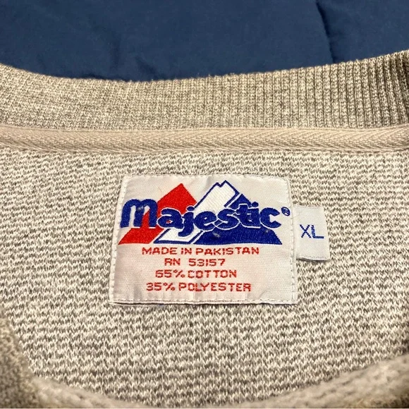 Detroit RedWings Majestic Sweater - Picture 5 of 11